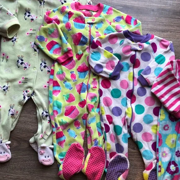 Children’s Place Girls’ Fleece Footie Sleeper Set - Picture 10 of 12